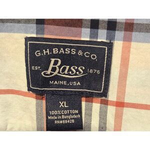 G.H. Bass & Co Mens Plaid button-down shirt, red orange blue gray white. Size XL